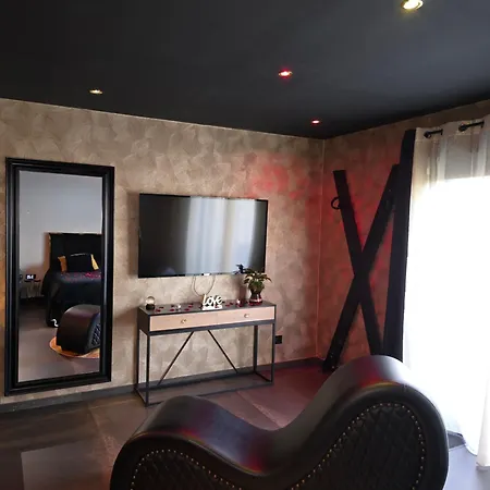 Avec Toi La Secrete Apartment